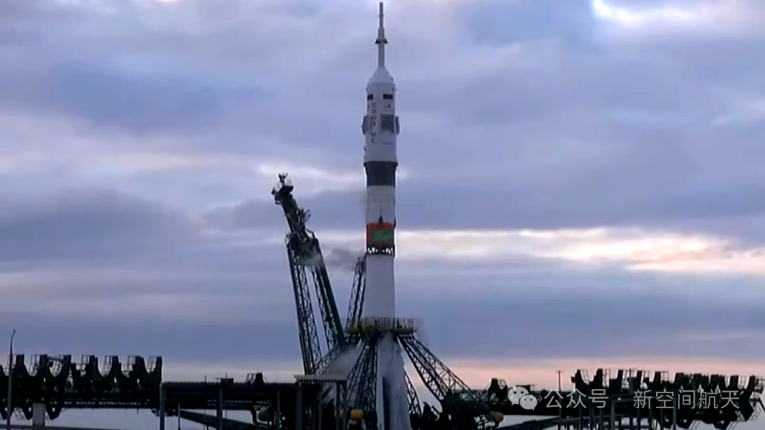 俄罗斯联盟号火箭在向国际空间站发射3名宇航员的过程中罕见地在最后